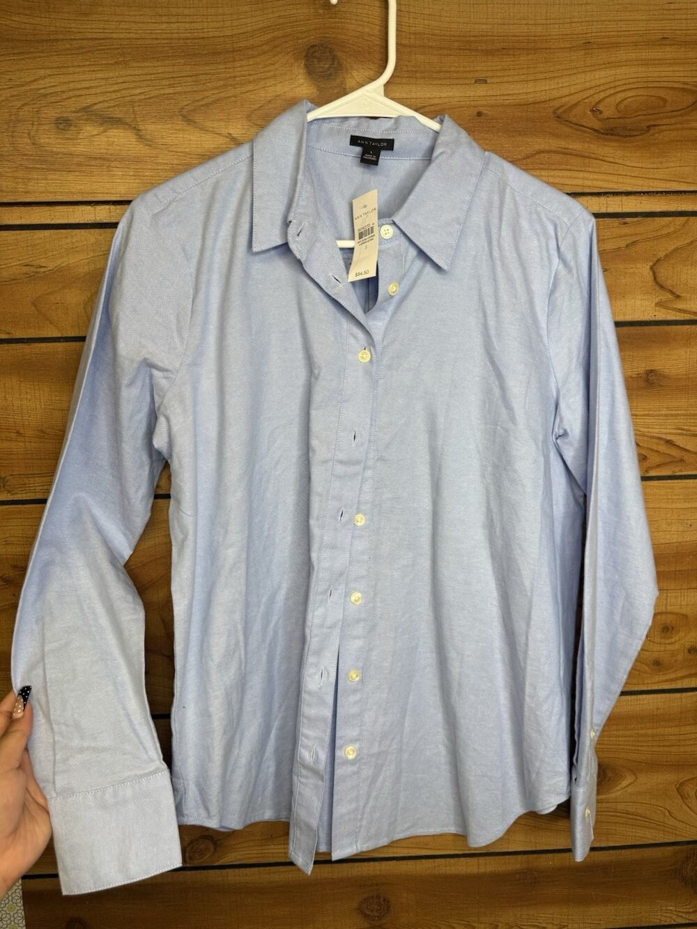 Ann Taylor NWT Women’s Fisherman Button Up, 100% cotton Size small